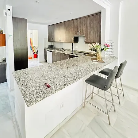 Azalea Apartment *